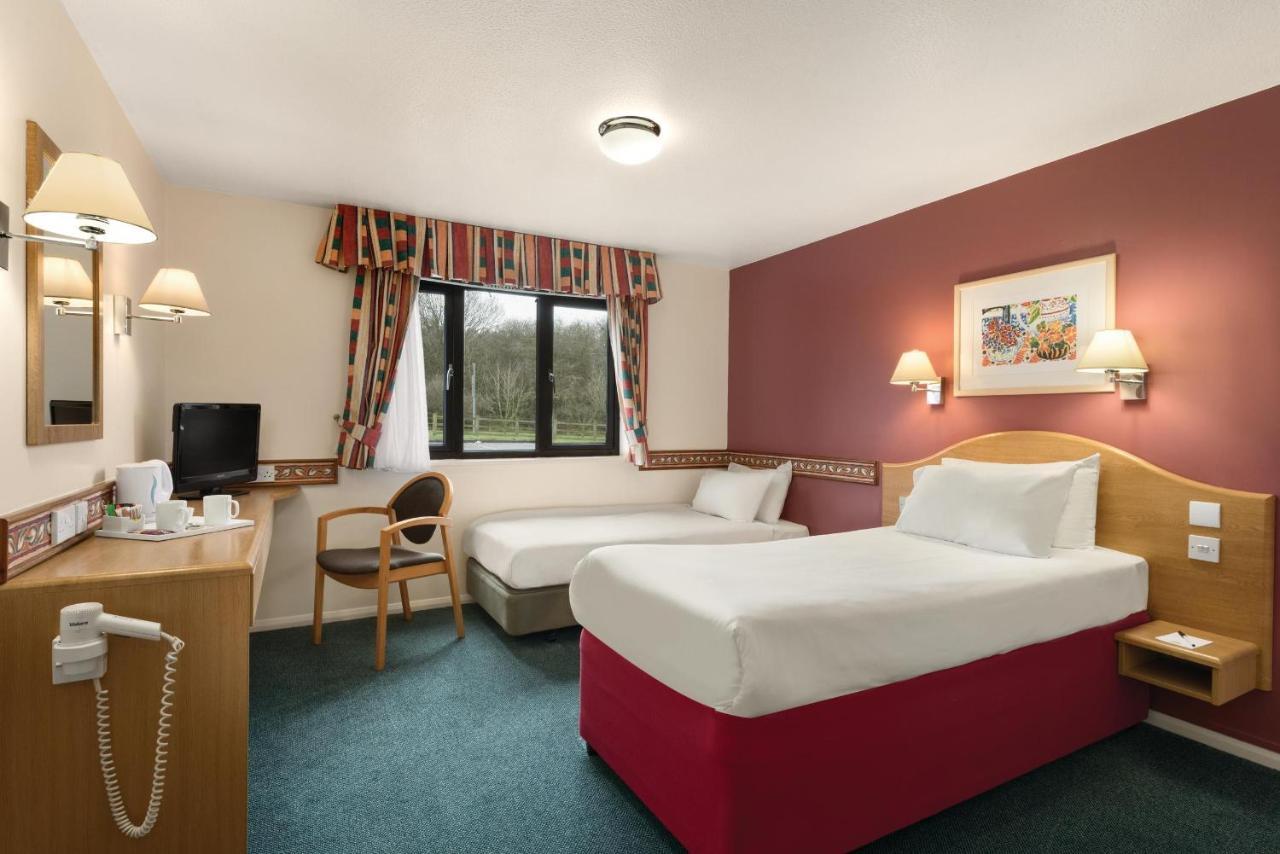 Days Inn Michaelwood M5 Falfield Экстерьер фото