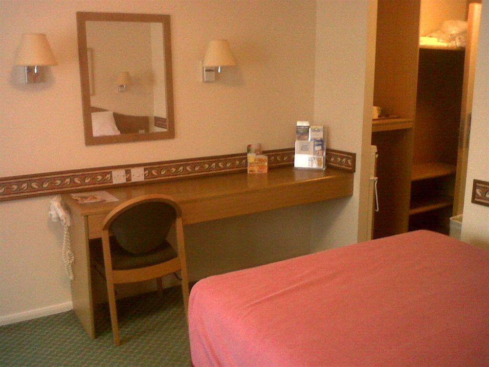 Days Inn Michaelwood M5 Falfield Экстерьер фото