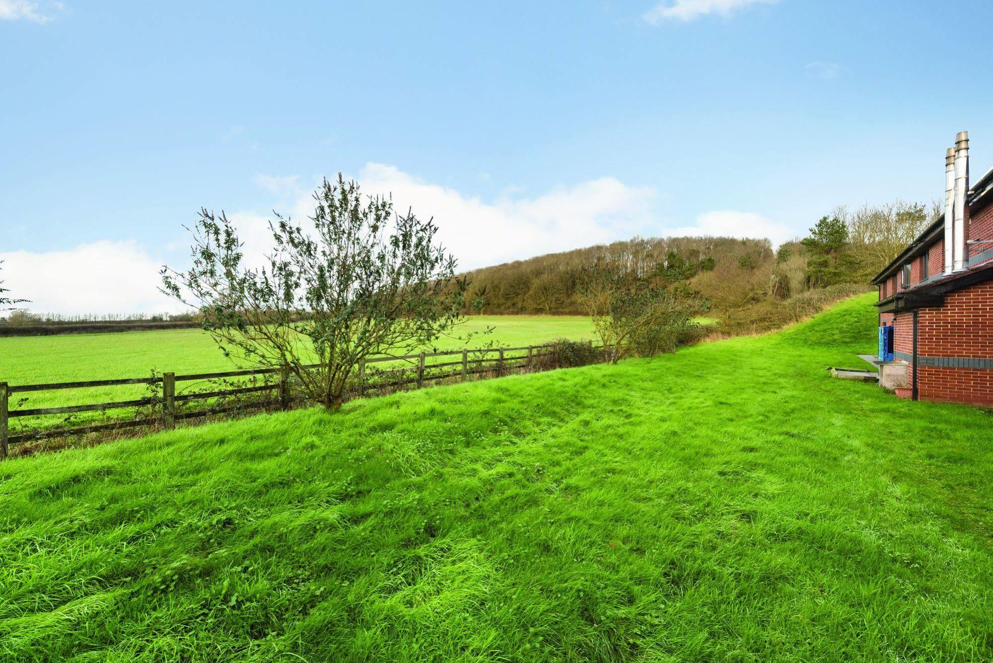 Days Inn Michaelwood M5 Falfield Экстерьер фото