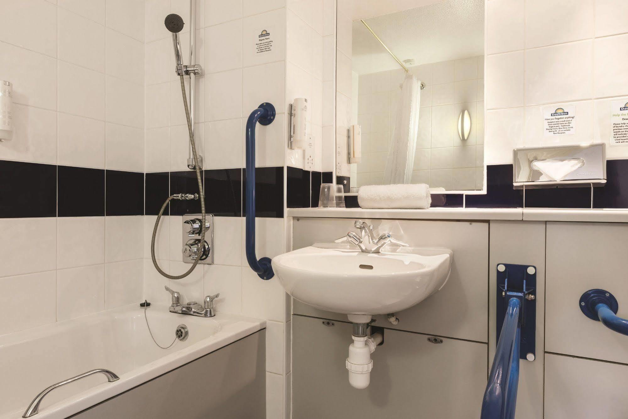 Days Inn Michaelwood M5 Falfield Экстерьер фото