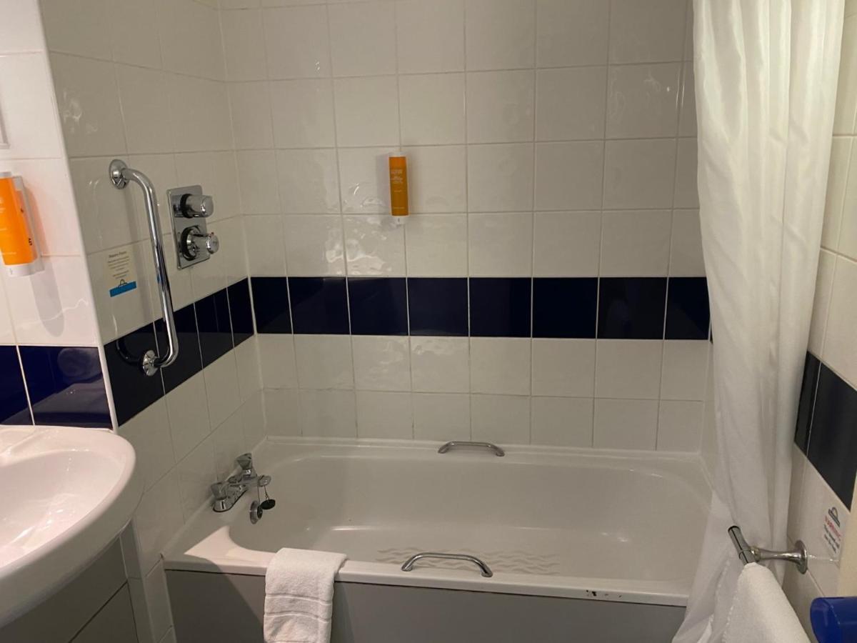 Days Inn Michaelwood M5 Falfield Экстерьер фото